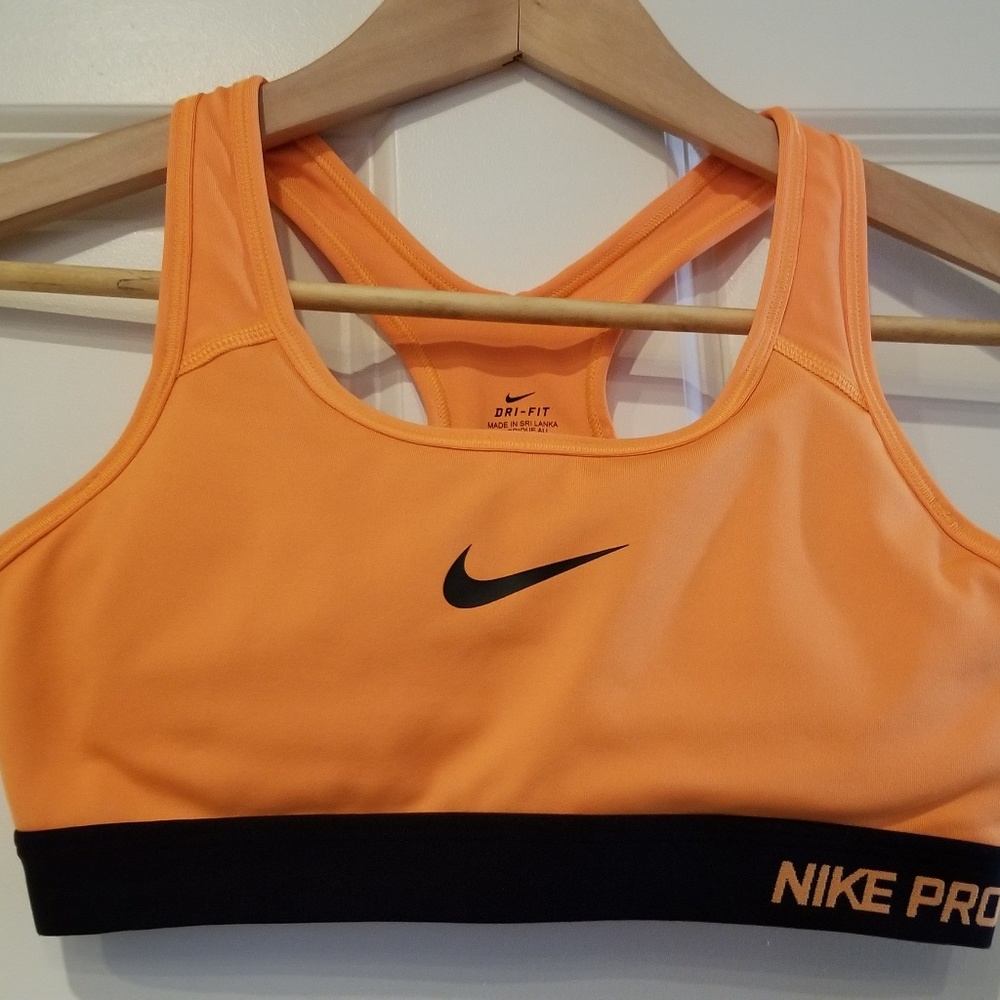 Nike Woman's PRO classic Padded Sports Bra